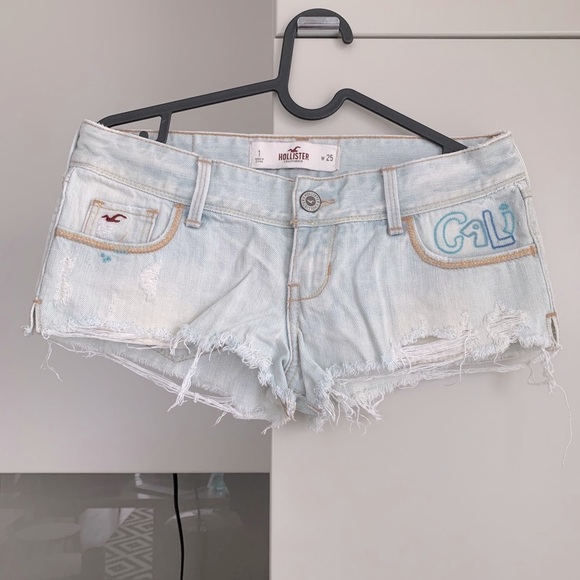 Hollister distressed denim shorts - Picture 2 of 2